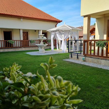 Bed and Breakfast Toroes Panzio Szabolcs Exteriér fotografie
