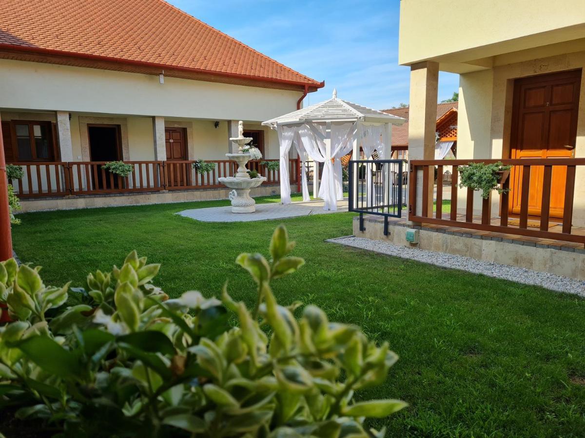 Bed and Breakfast Toroes Panzio Szabolcs Exteriér fotografie