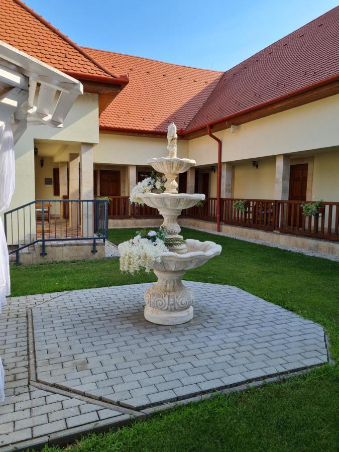 Bed and Breakfast Toroes Panzio Szabolcs Exteriér fotografie