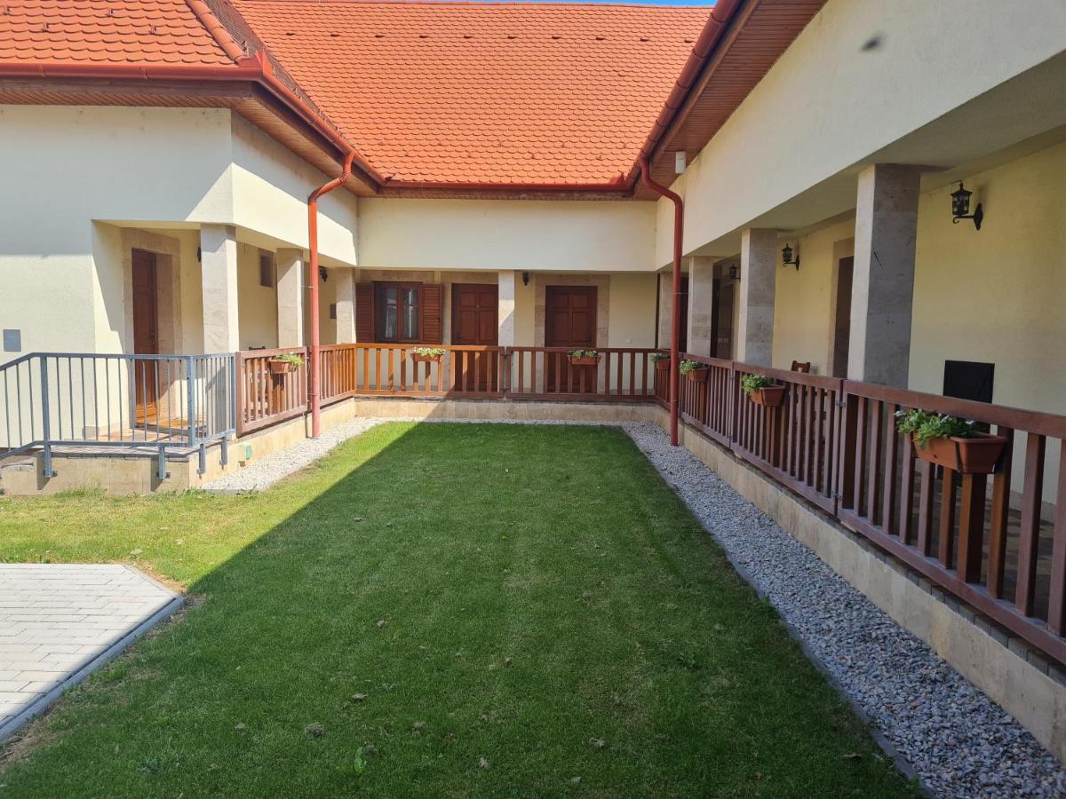 Bed and Breakfast Toroes Panzio Szabolcs Exteriér fotografie